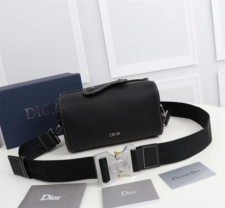 Lingot 22 Handbag Modern Design with Oblique Print and Grained Calfskin Details