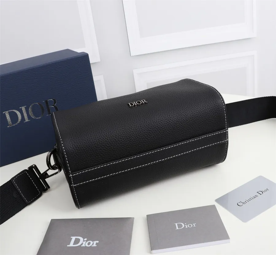 Lingot 22 Handbag Modern Design with Oblique Print and Grained Calfskin Details