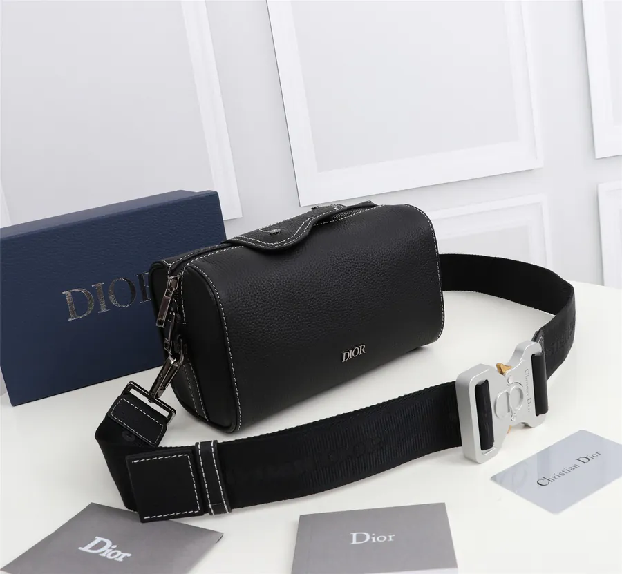 Lingot 22 Handbag Modern Design with Oblique Print and Grained Calfskin Details