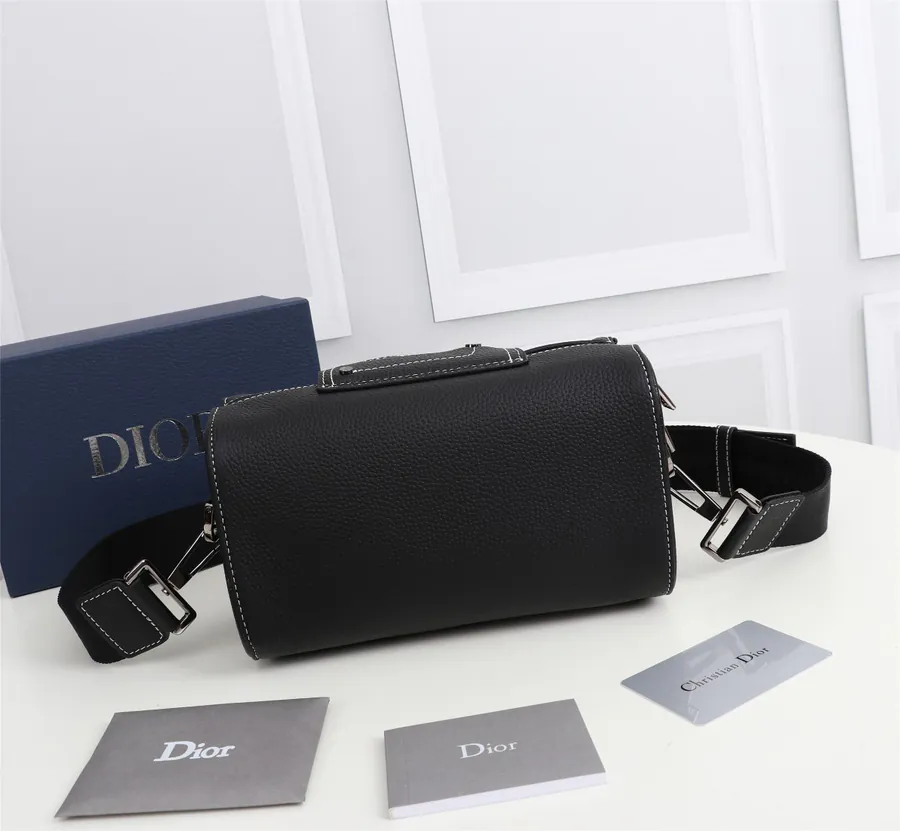 Lingot 22 Handbag Modern Design with Oblique Print and Grained Calfskin Details