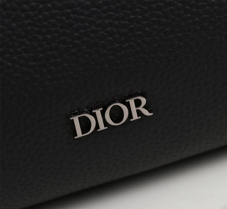 Lingot 22 Handbag Modern Design with Oblique Print and Grained Calfskin Details