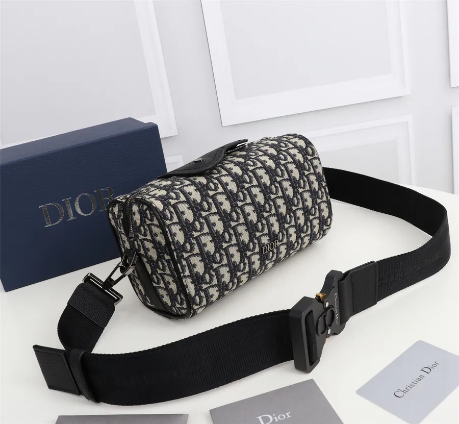 Lingot 22 Handbag Modern Design with Oblique Print and Grained Calfskin Details