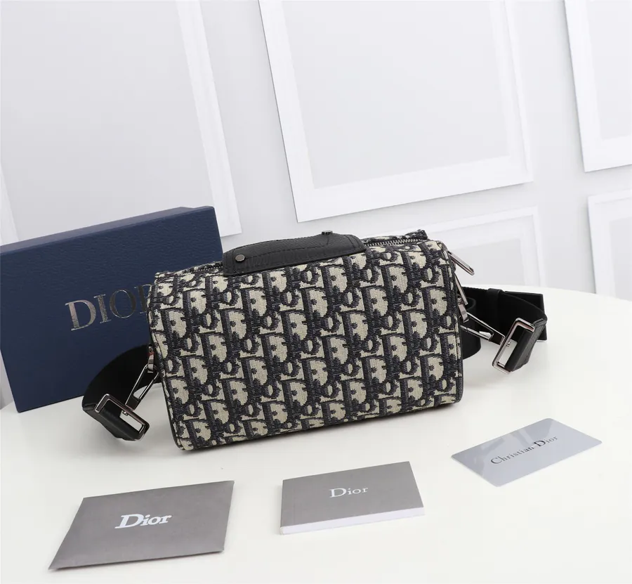 Lingot 22 Handbag Modern Design with Oblique Print and Grained Calfskin Details