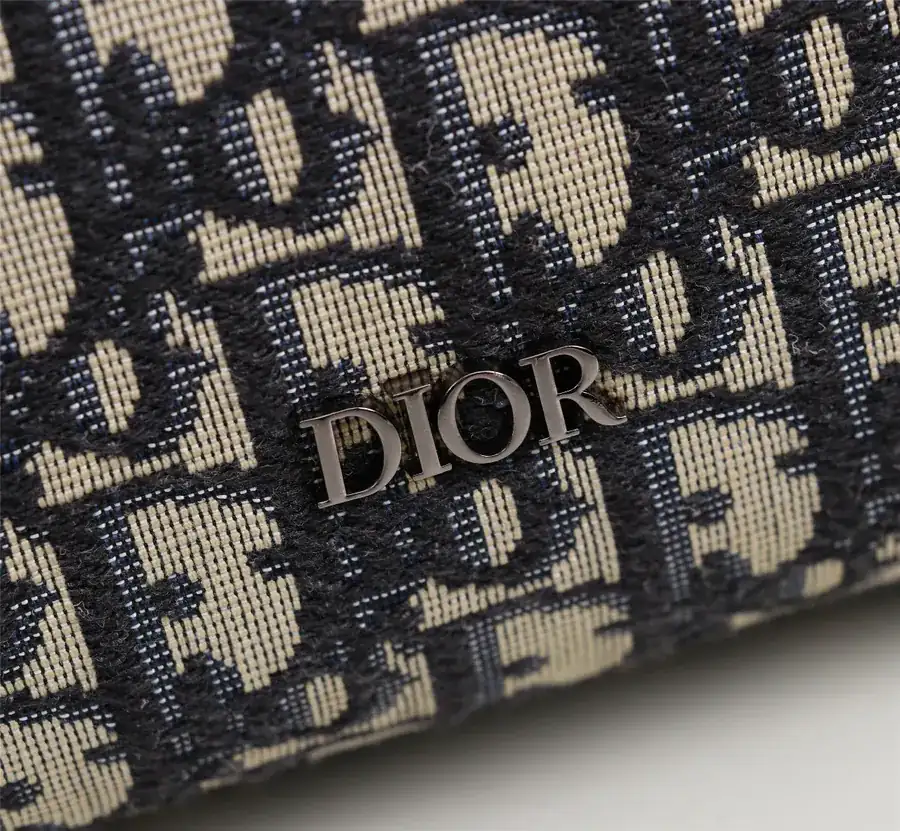 Lingot 22 Handbag Modern Design with Oblique Print and Grained Calfskin Details