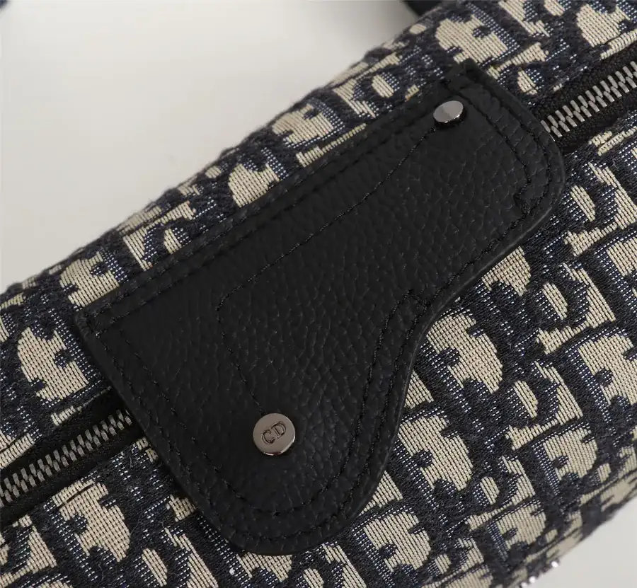 Lingot 22 Handbag Modern Design with Oblique Print and Grained Calfskin Details