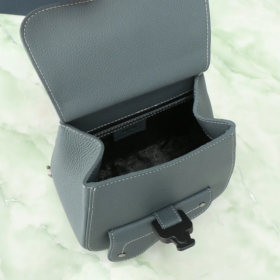 Gallop Shoulder Bag Elegantly Designed with Grained Calfskin