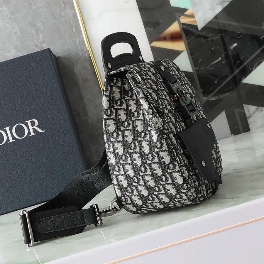 Gallop Shoulder Bag with Cistian Logo