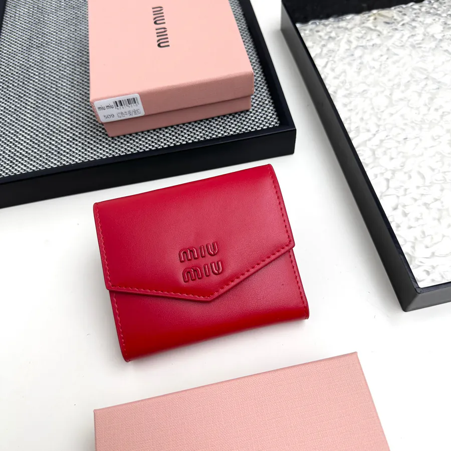 Miu Miu New Arrival Premium Leather Wallet with Elegant Finish