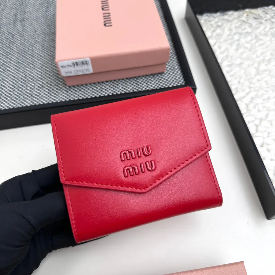Miu Miu New Arrival Premium Leather Wallet with Elegant Finish