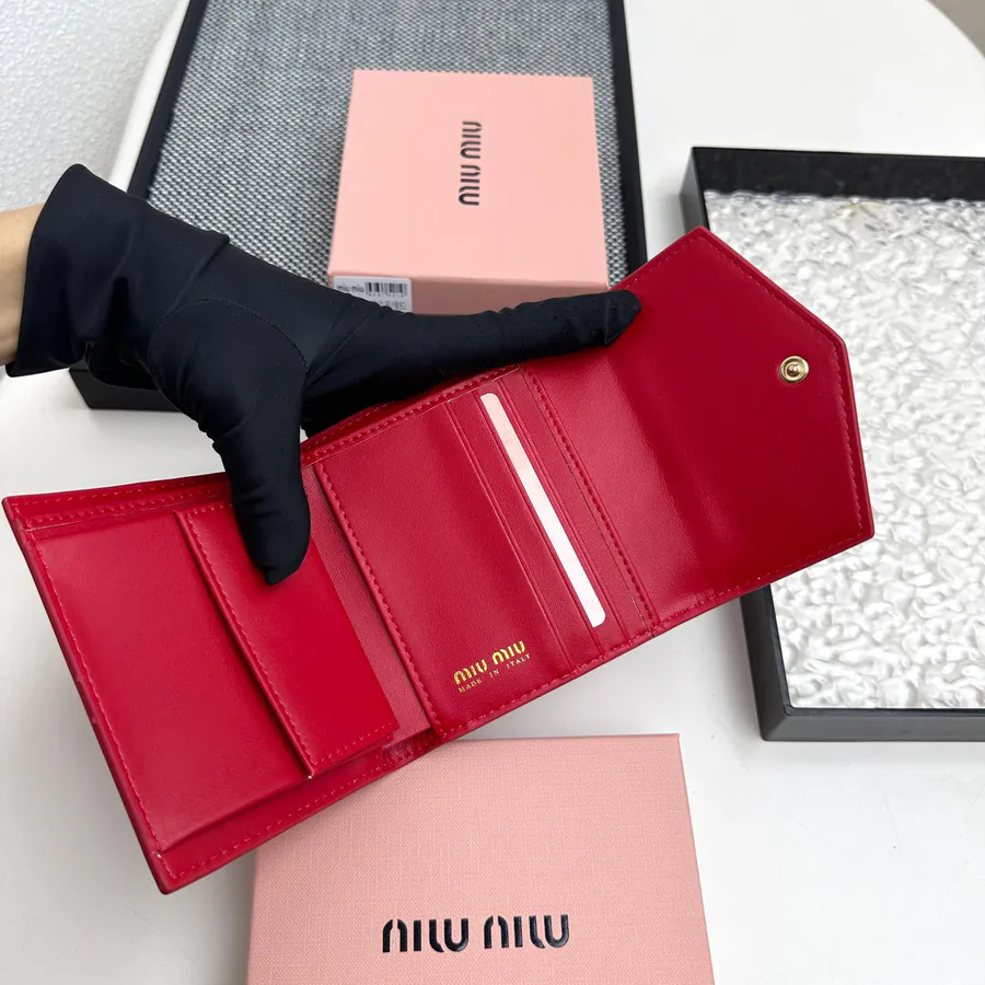 Miu Miu New Arrival Premium Leather Wallet with Elegant Finish