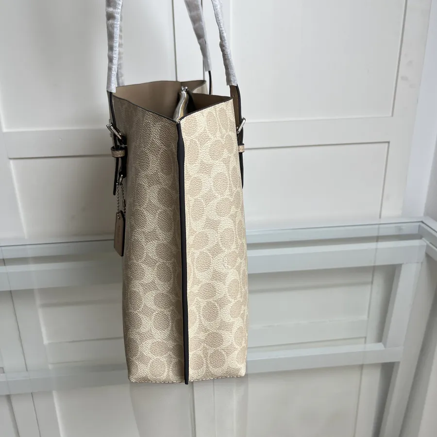 Coach CV967 New Tote Bag for Women