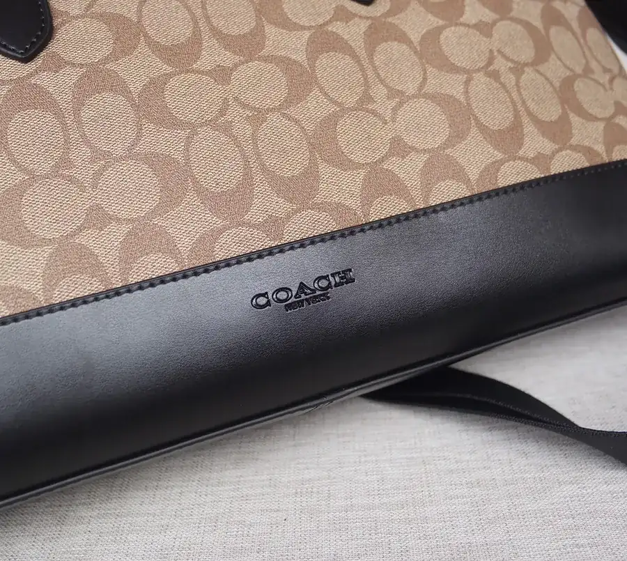 Coach 77858 Men's Large Capacity Flip Top Shoulder Bag