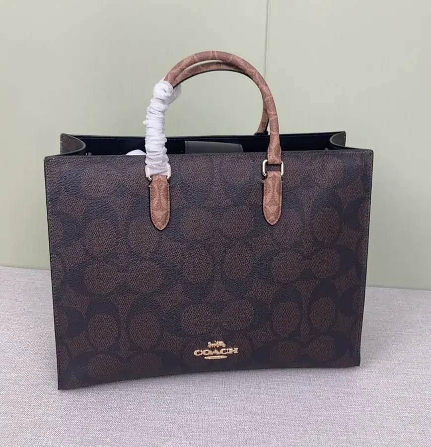 Maggie Tote by CY677 Sleek Design, Versatile Style