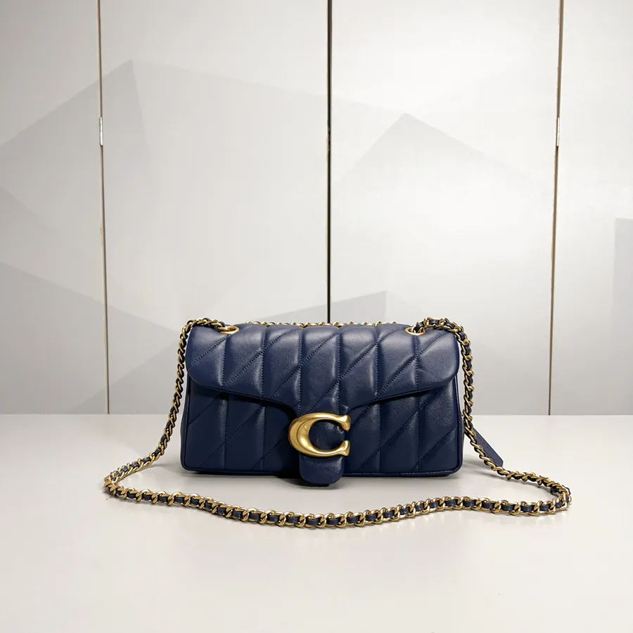 Coa New Arrival Quilting Tabby with Chain Detail Sleek and Chic