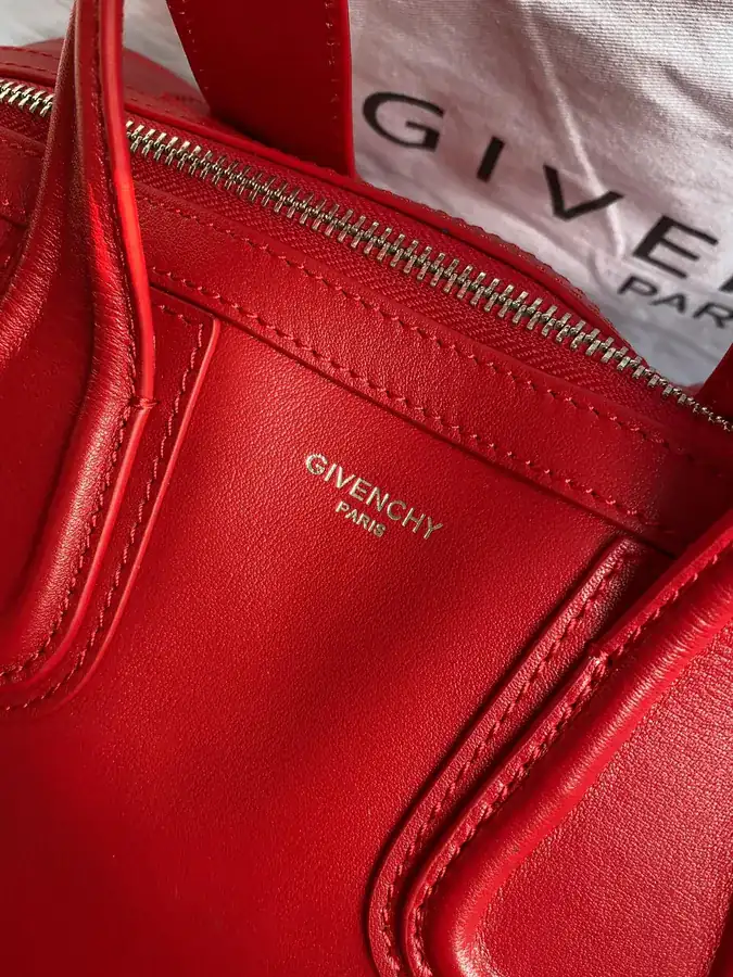 Nightingale Bucket Bag in Grained Calfskin