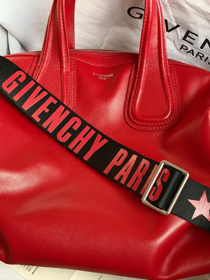 Nightingale Bucket Bag in Grained Calfskin
