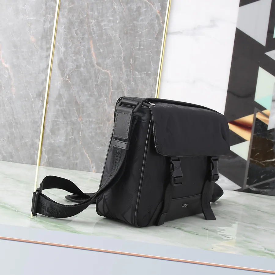 Explorer Messenger Bag with Diamond Mirage Ski Capsule Pattern