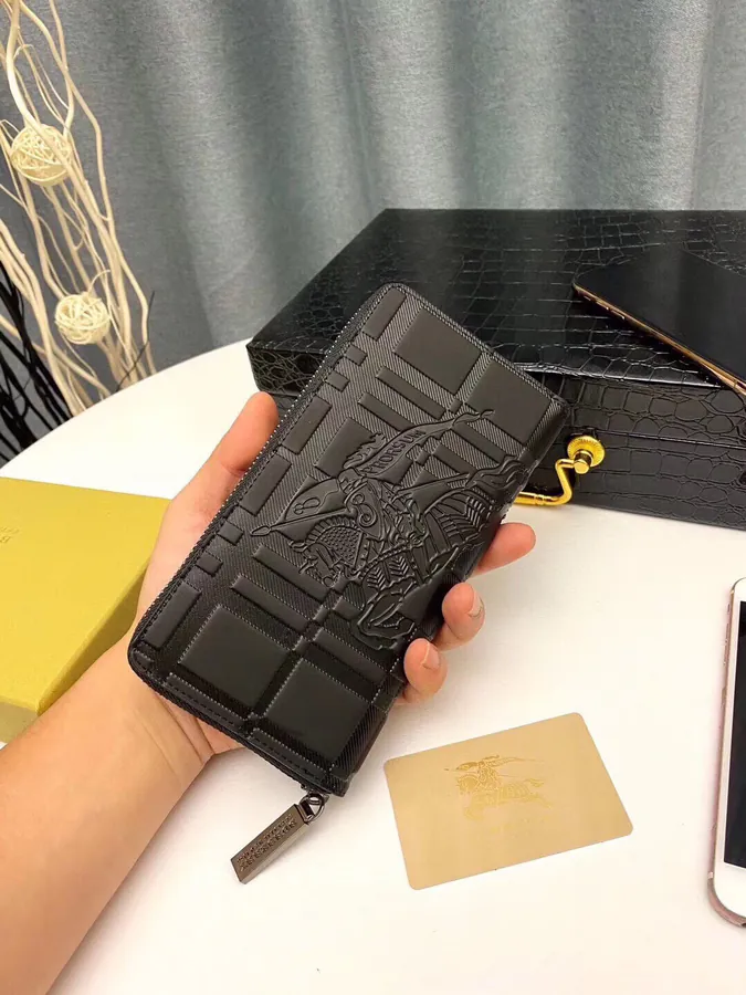 Burberry Exclusive New Mini Zip Wallet