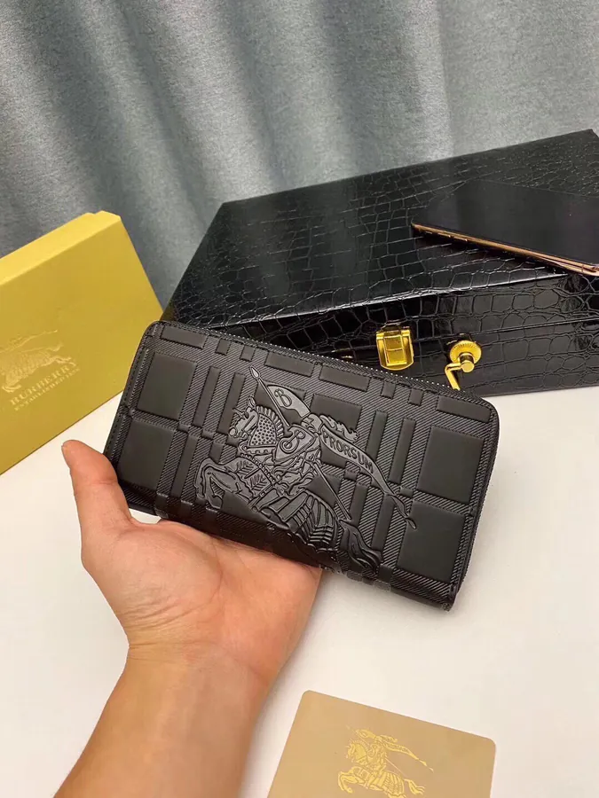 Burberry Exclusive New Mini Zip Wallet