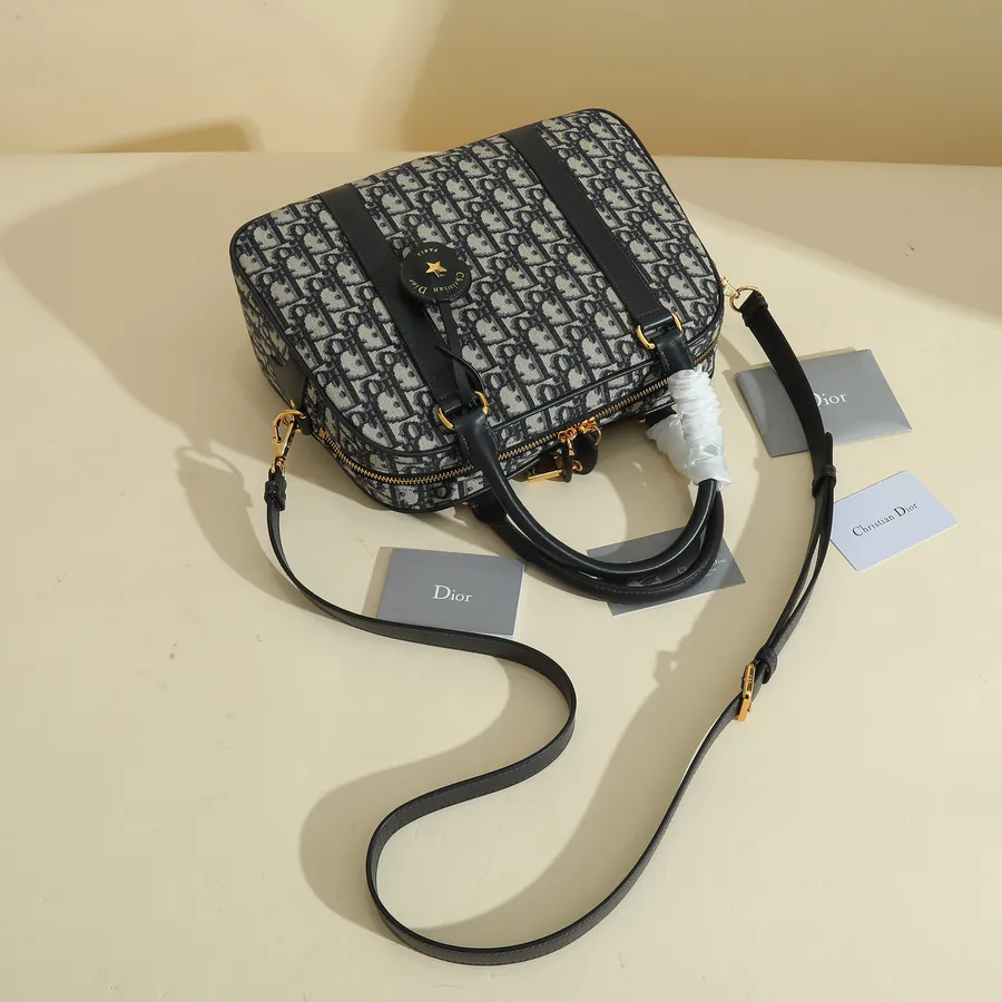D Vibe Bowling Bag Large Sporty and Minimalist Style