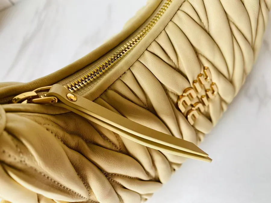 MiuWander Handbag with Classic Matelasse Texture