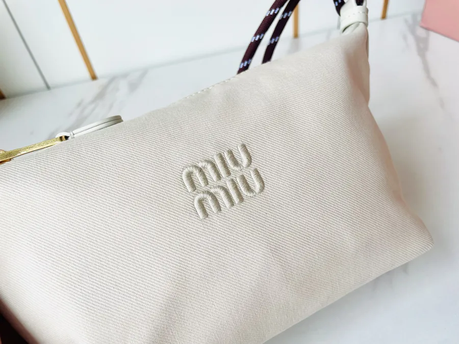 Miu New Canvas Lunch Tote in Canvas White