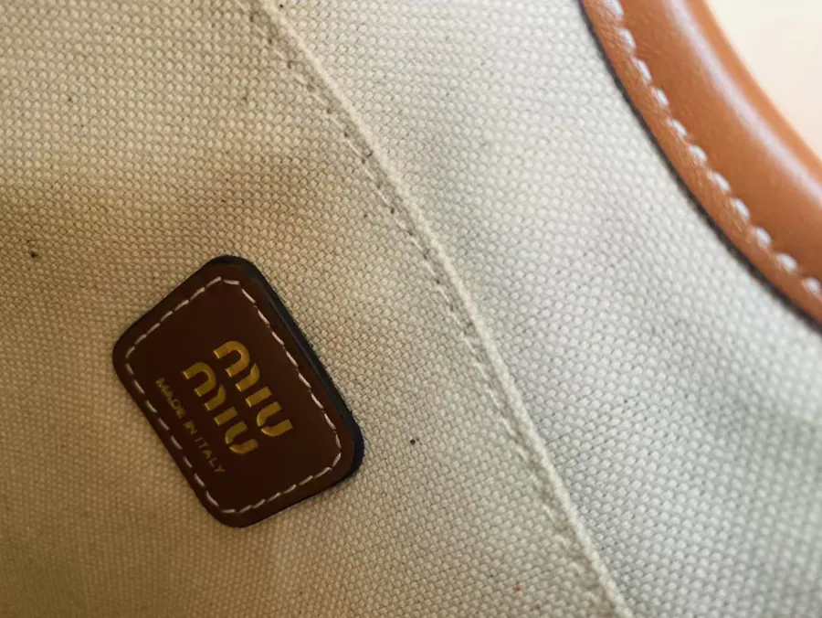 Miu New Mini Tote Bag Retro Style, Practical and Stylish