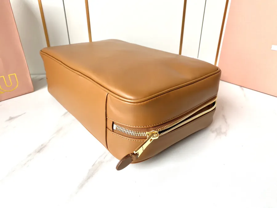 Beau Handbag in Grained Calfskin