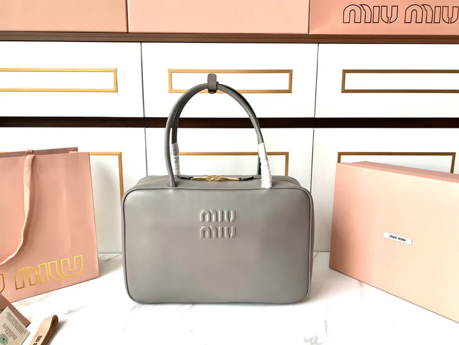 Beau Handbag in Grained Calfskin