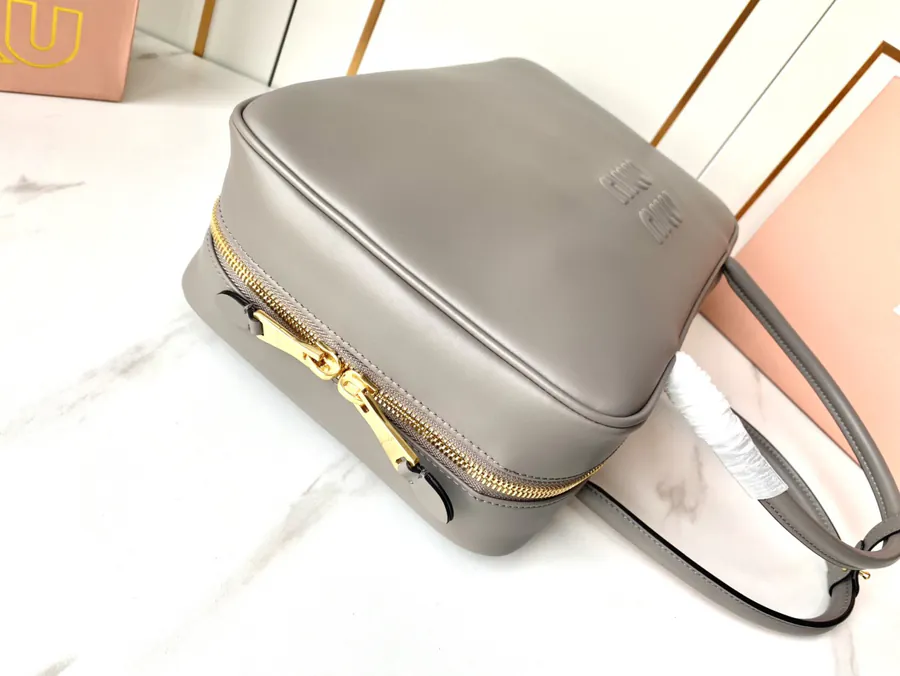 Beau Handbag in Grained Calfskin