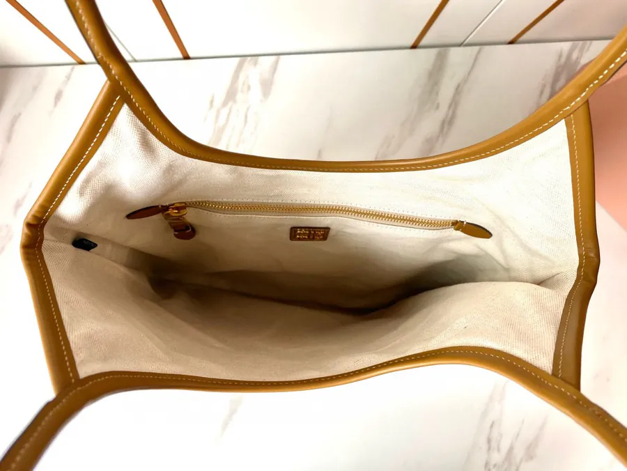 Miu New Isetan Limited Tote Bag in Caramel
