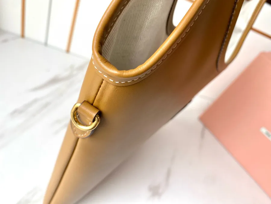 Miu New Isetan Limited Tote Bag in Caramel