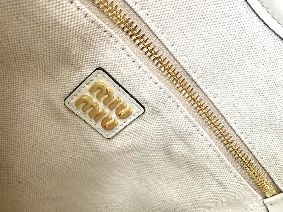 Miu New Isetan Limited Tote Bag in Grained Calfskin