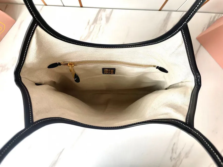 Miu New Iseshi Limited Tote in Grained Calfskin