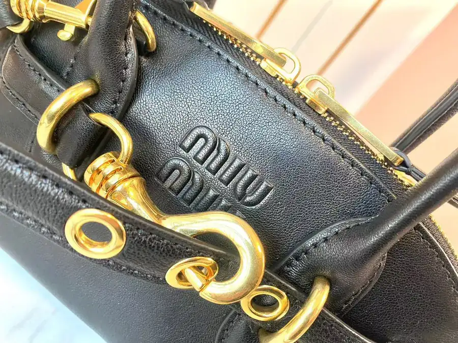 Aventure Naa Mini Crossbody Bag in Grained Leather