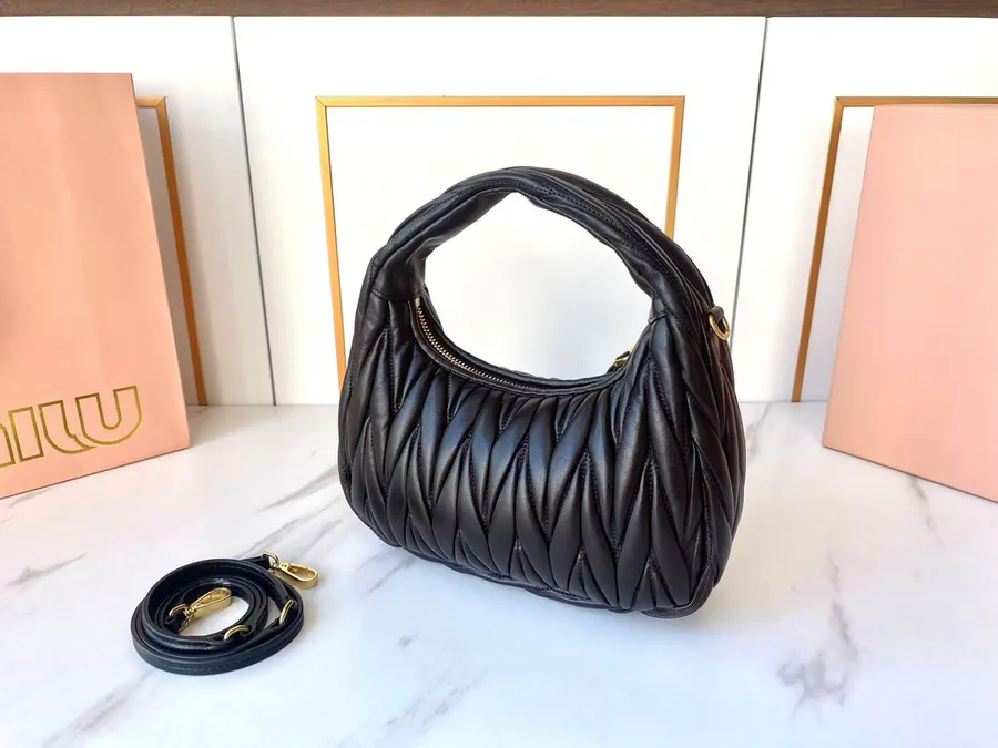 MiuWander Handbag with Classic Matelasse Texture