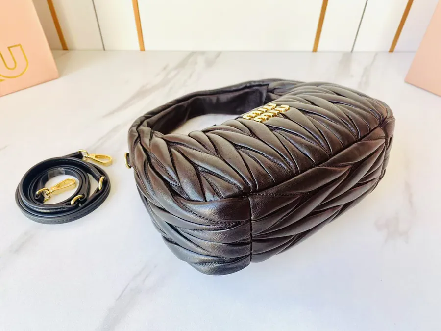 MiuWander Handbag with Classic Matelasse Texture