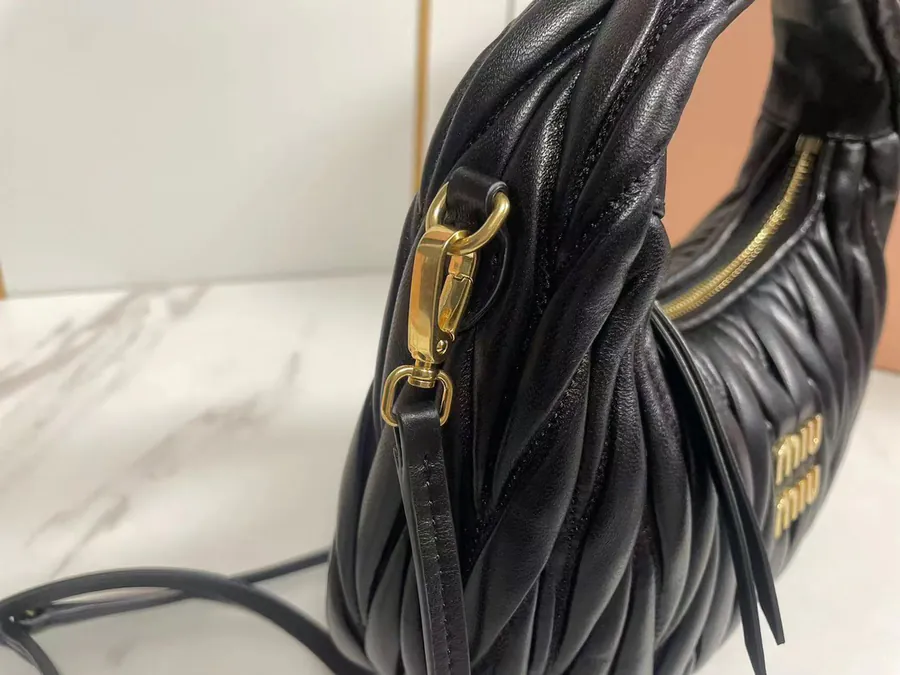 MiuWander Handbag with Classic Matelasse Texture