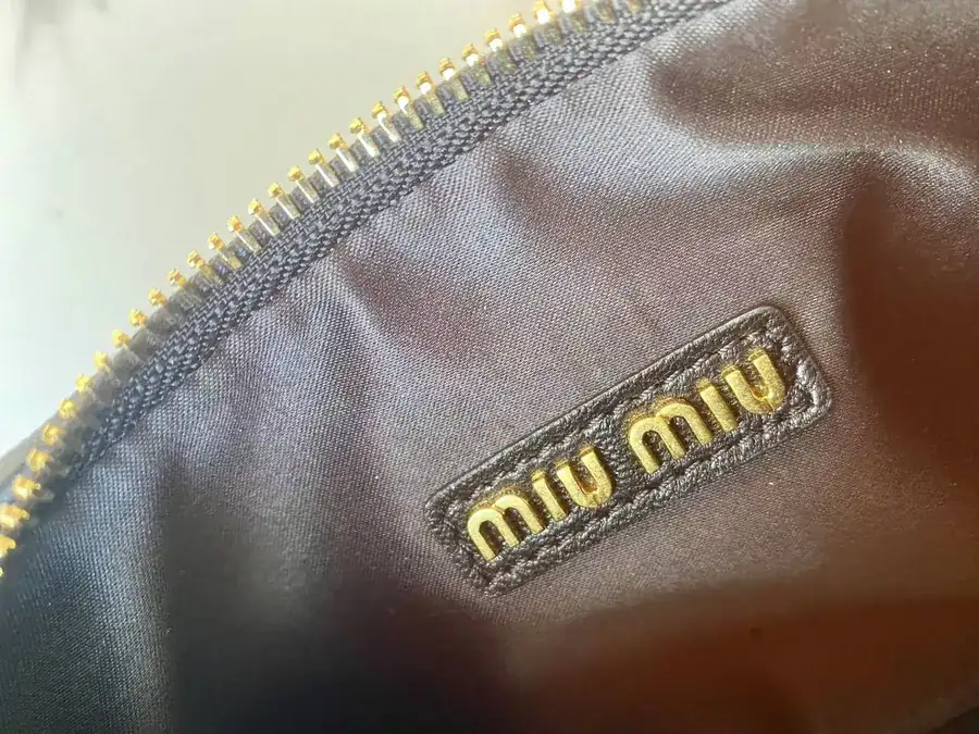 MiuWander Handbag with Classic Matelasse Texture