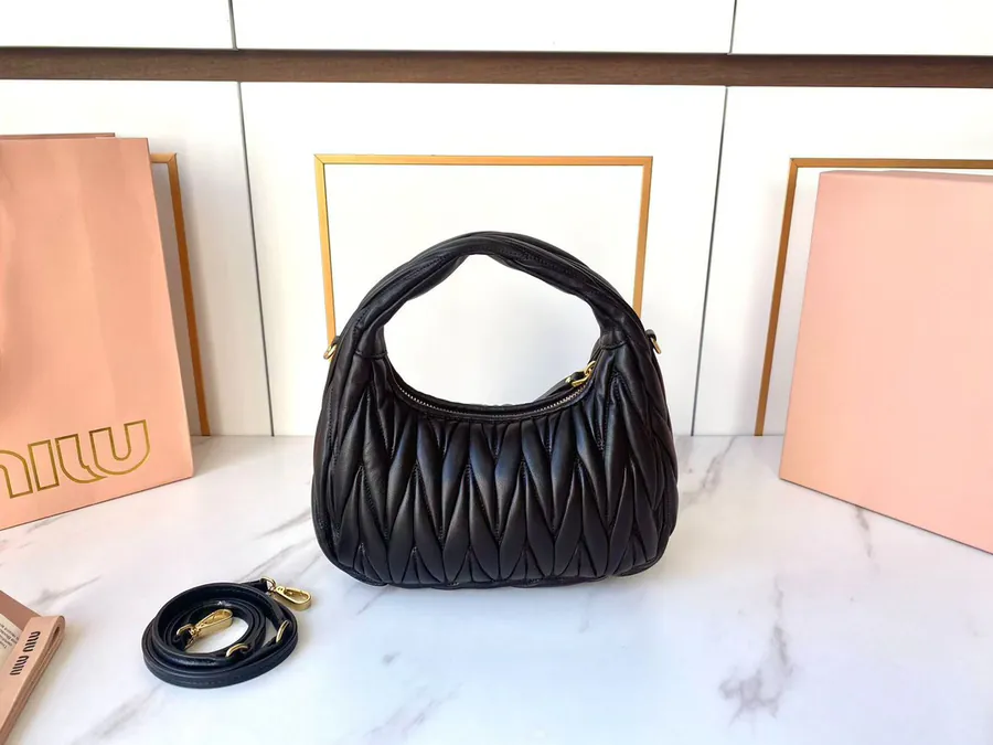 MiuWander Handbag with Classic Matelasse Texture