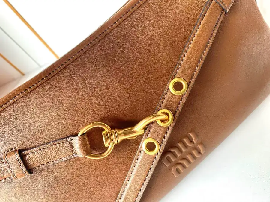 Aventure Leather Crossbody Bag Vintage Inspired, Grained Calfskin
