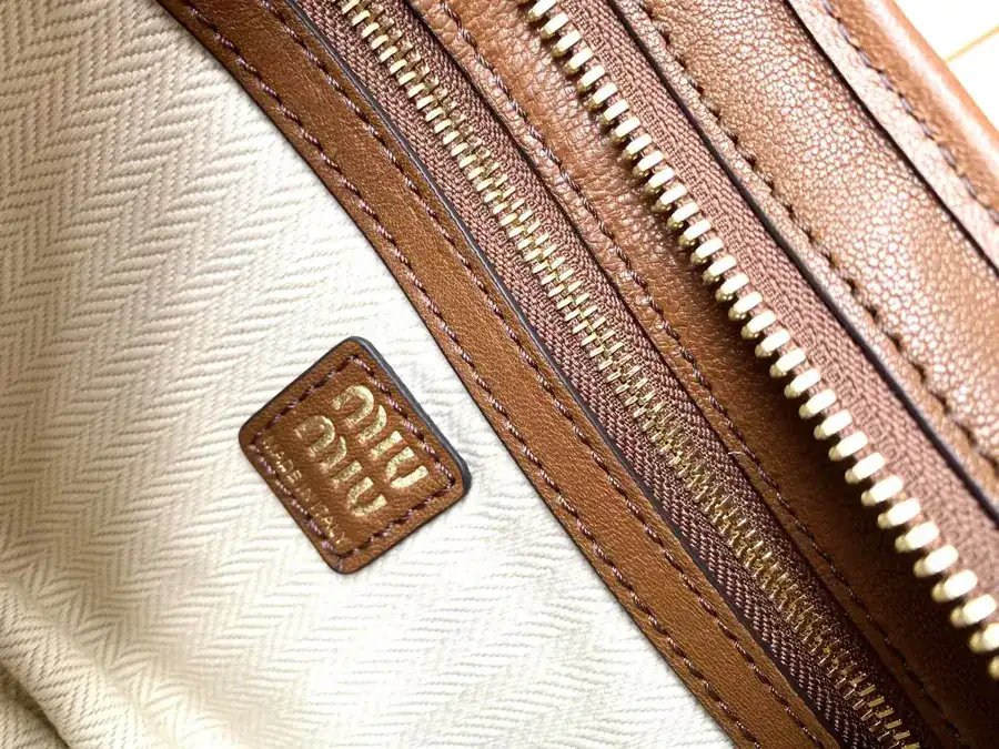 Aventure Leather Crossbody Bag Vintage Inspired, Grained Calfskin