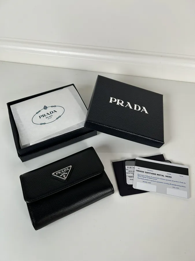 P Brand Ladies Crossbody Wallet, Original Quality, 1MH025, 6 Card Slots, 1 Zippered Cash Compartment