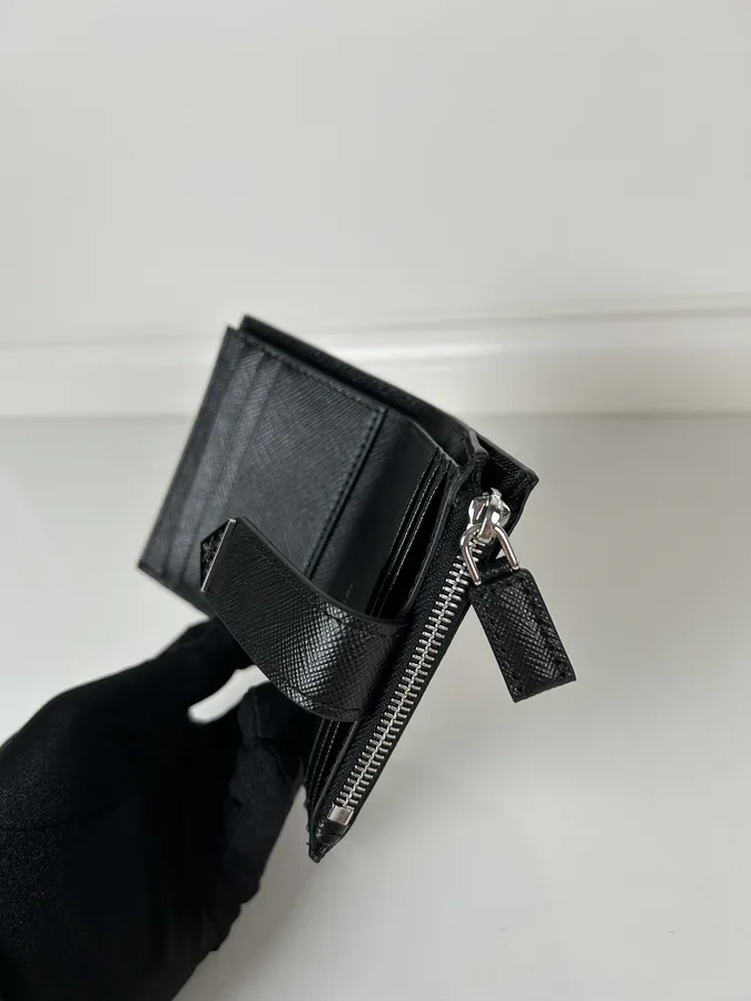 P House Latest Triangle Micro Logo Card Case