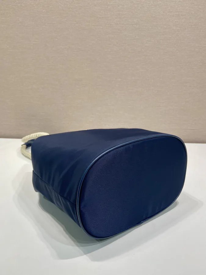 New Bucket Bag 1BE082 Runway Collection