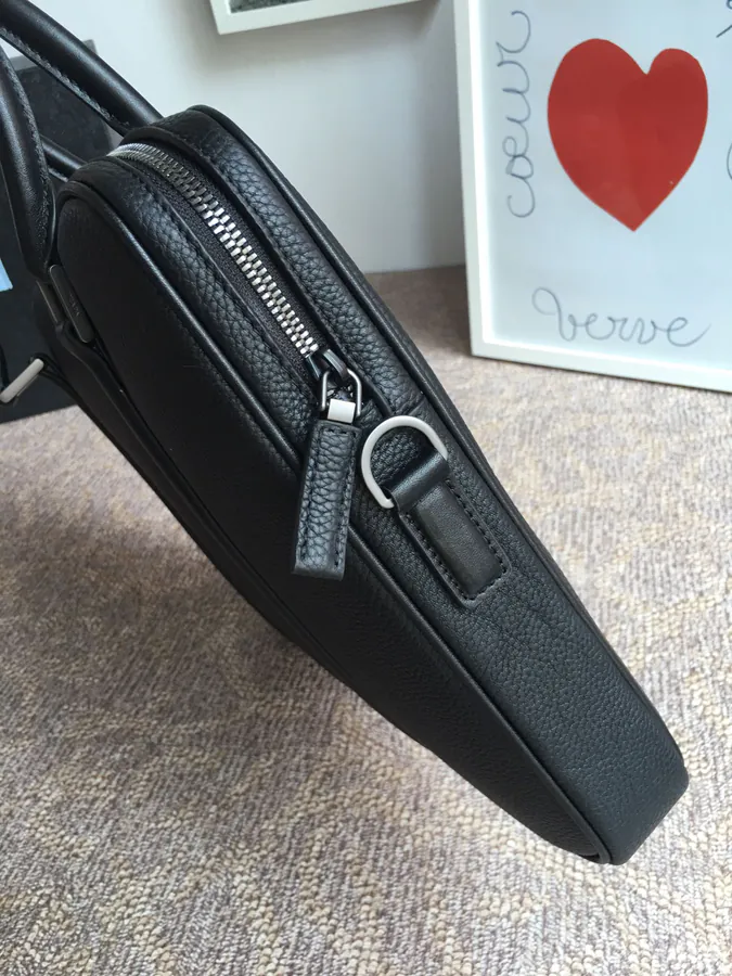 P Brand New 2VE368 Grained Calfskin Bag