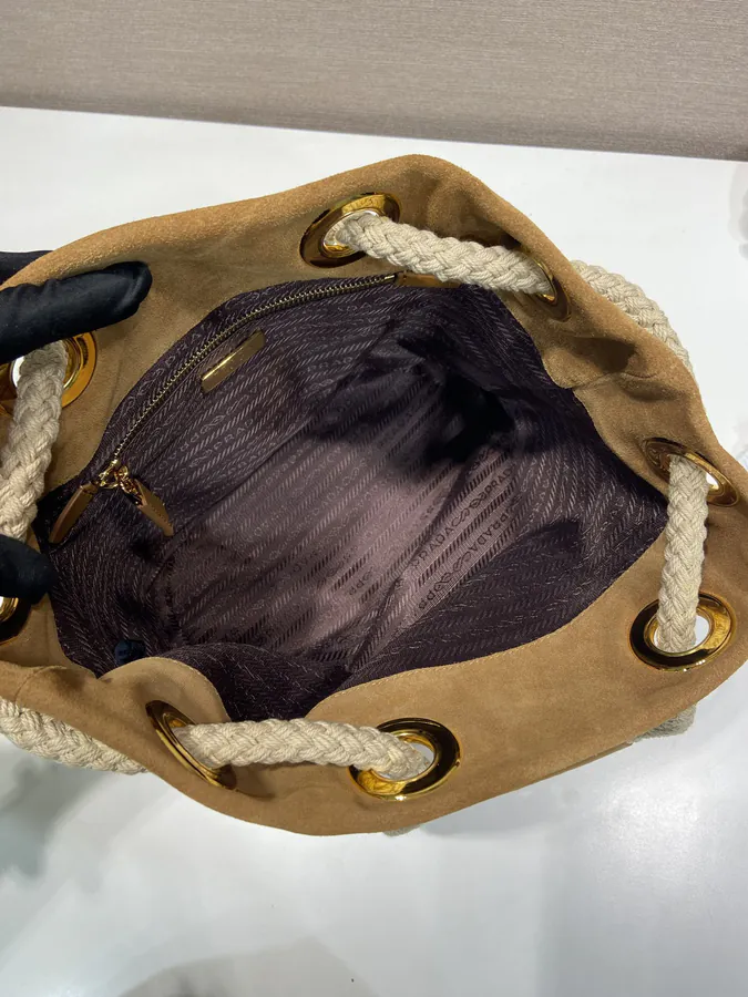 New Bucket Bag 1BE082 Grained Calfskin