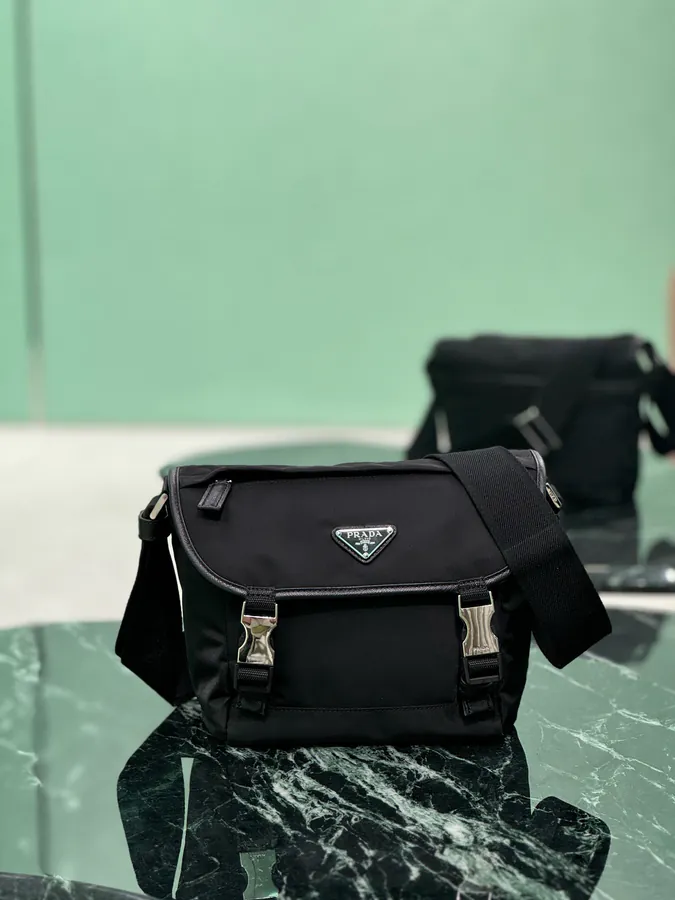 Re Nylon Postman Bag (Small)