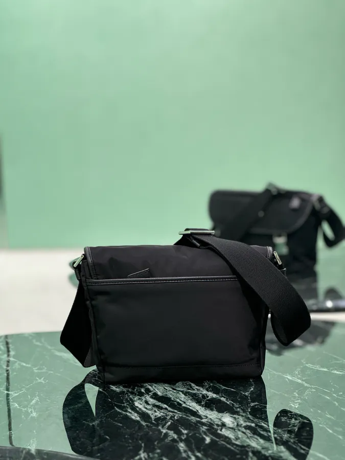 Re Nylon Postman Bag (Small)