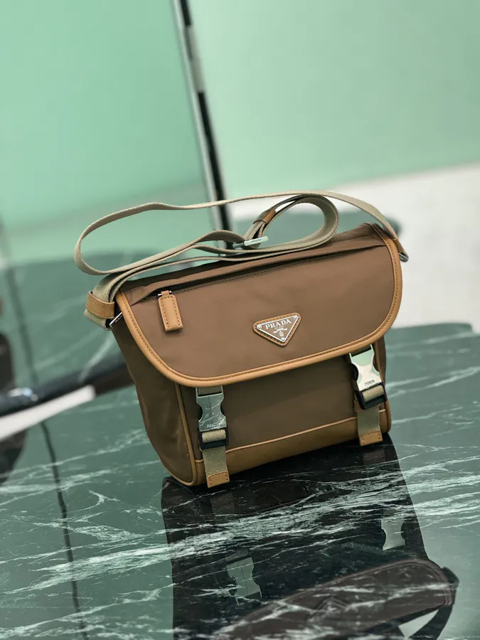 Re Nylon Postman Bag (Small)